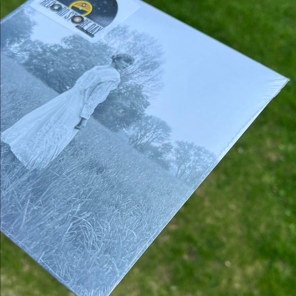 SOLD // The Lakes 7 Inch RSD Vinyl Taylor Swift - Picture 2 of 4